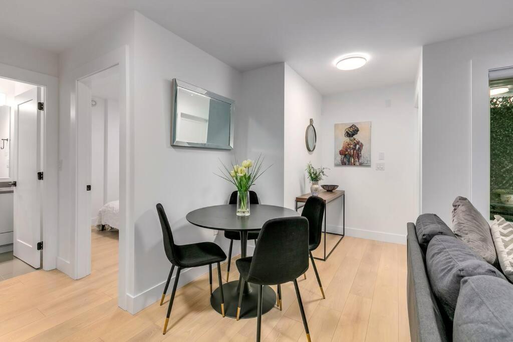Guest Suite In South Суррей Экстерьер фото
